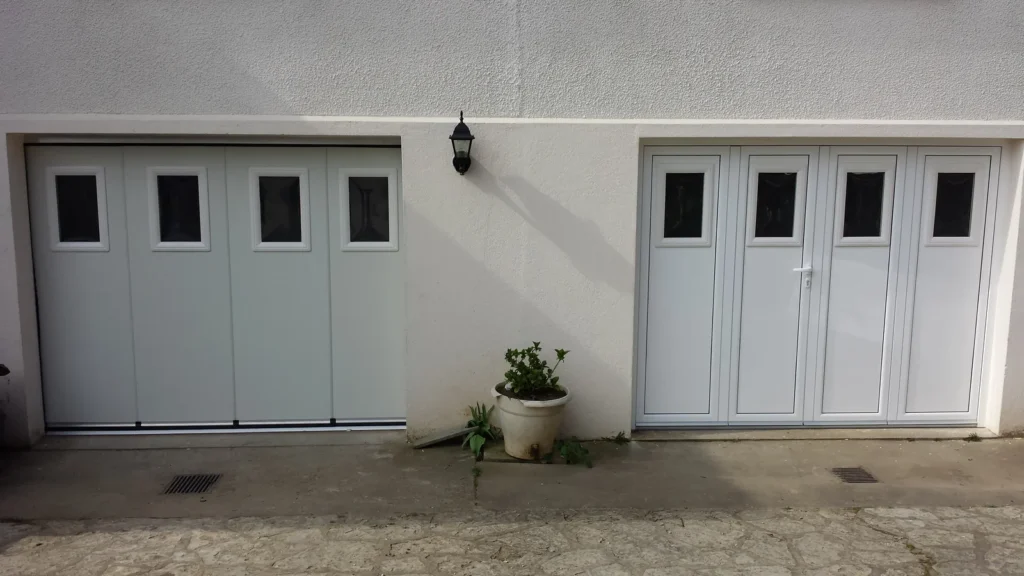 Porte de garage battante sur mesure - réalisation Le Mans (Pays de la Loire)