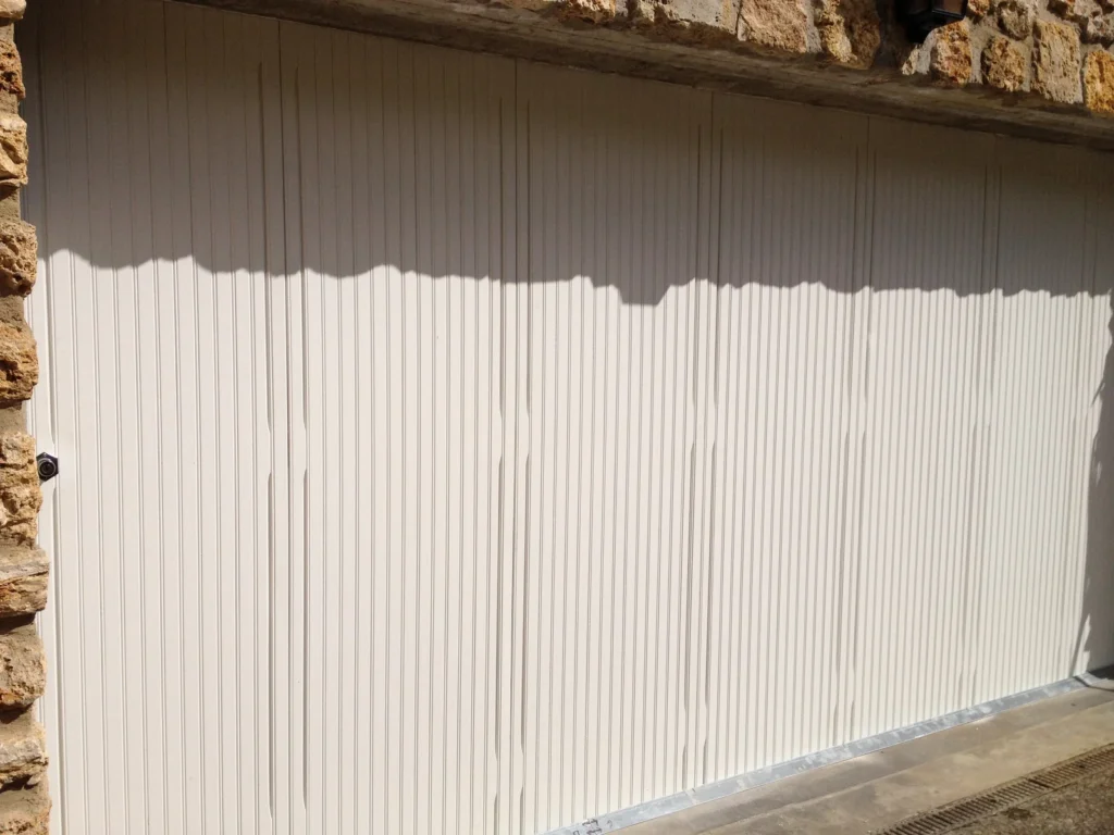 Porte de garage coulissante sur mesure - réalisation Nîmes (Occitanie)