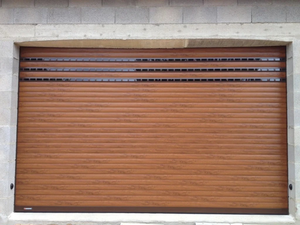 Porte de garage enroulable sur mesure - réalisation Le Havre (Normandie)