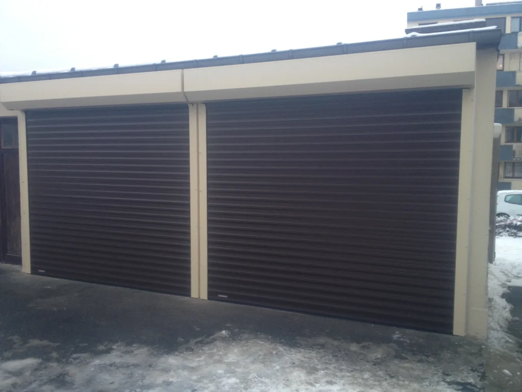 Porte de garage enroulable sur mesure - réalisation Lille (Hauts-de-France)
