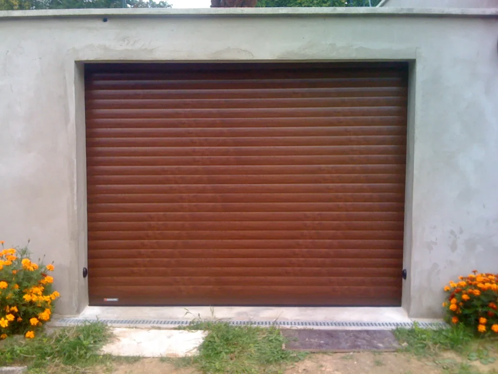 Porte de garage enroulable sur mesure - réalisation Chartres (Centre-Val de Loire)