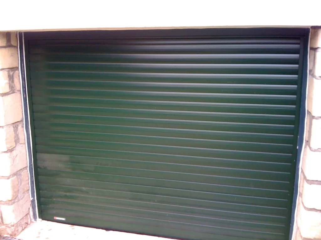 Porte de garage enroulable sur mesure - réalisation Dijon (Bourgogne-Franche-Comté)