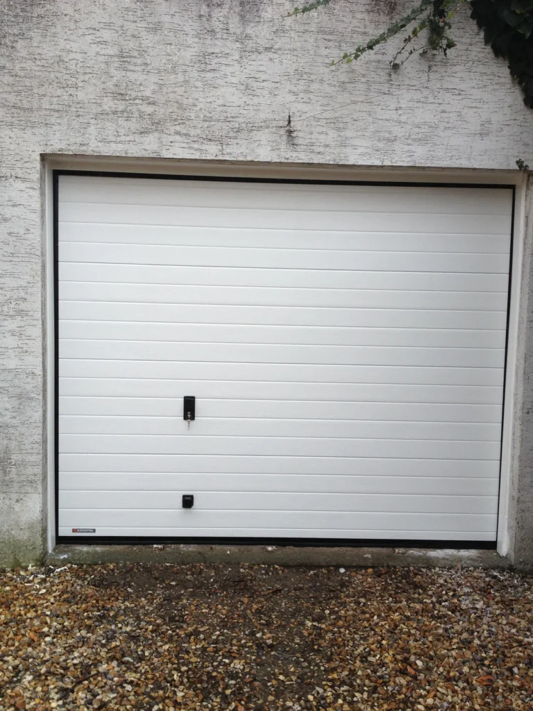 Porte de garage sectionnelle sur mesure - réalisation Marseille (Provence-Alpes-Côte d’Azur)