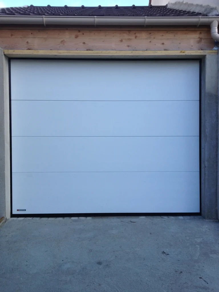 Porte de garage sectionnelle sur mesure - réalisation Paris (Île-de-France)