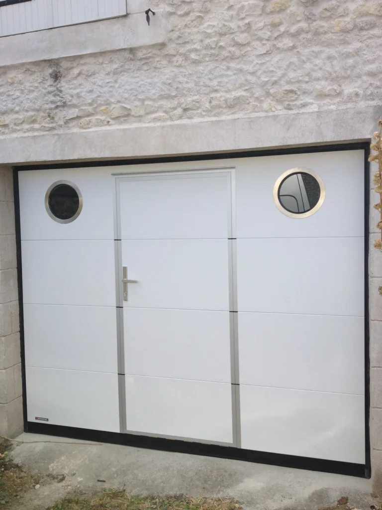 Porte de garage sectionnelle sur mesure - réalisation Seine-et-Marne (Île-de-France)