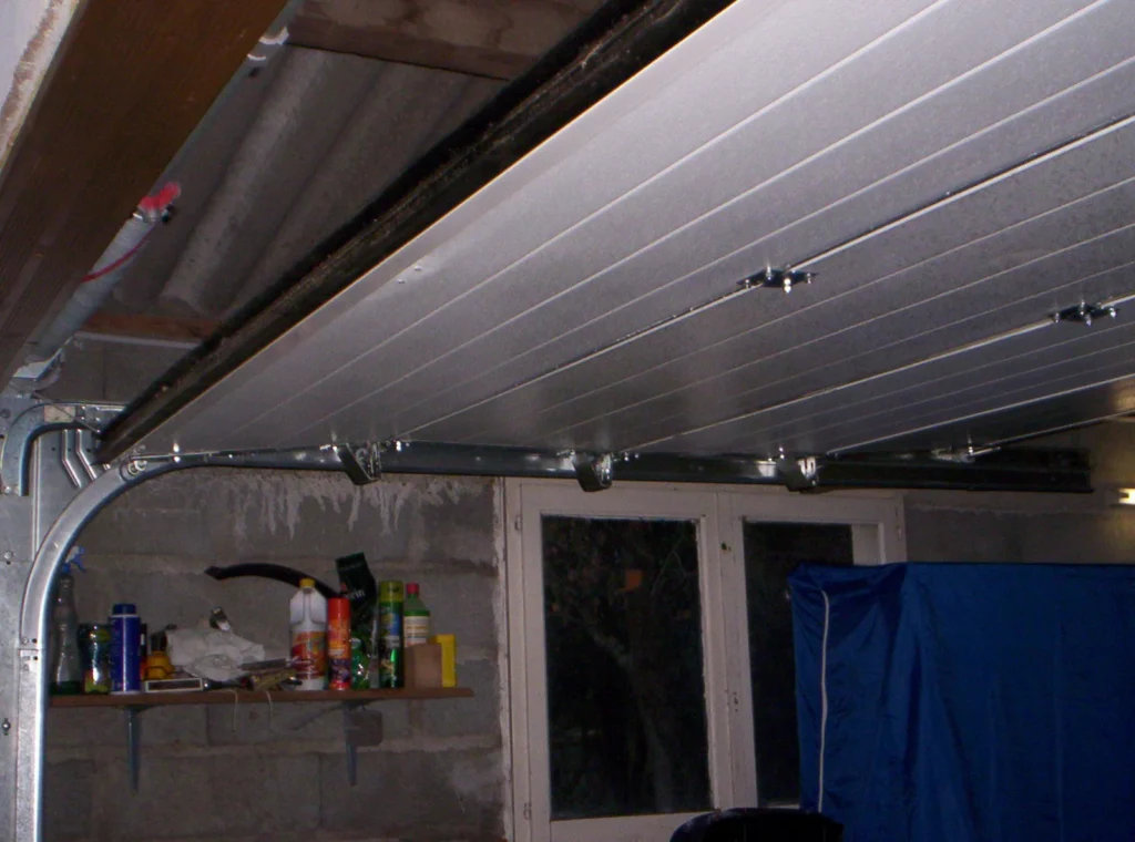 Porte de garage sectionnelle sur mesure - réalisation La Rochelle (Nouvelle-Aquitaine)