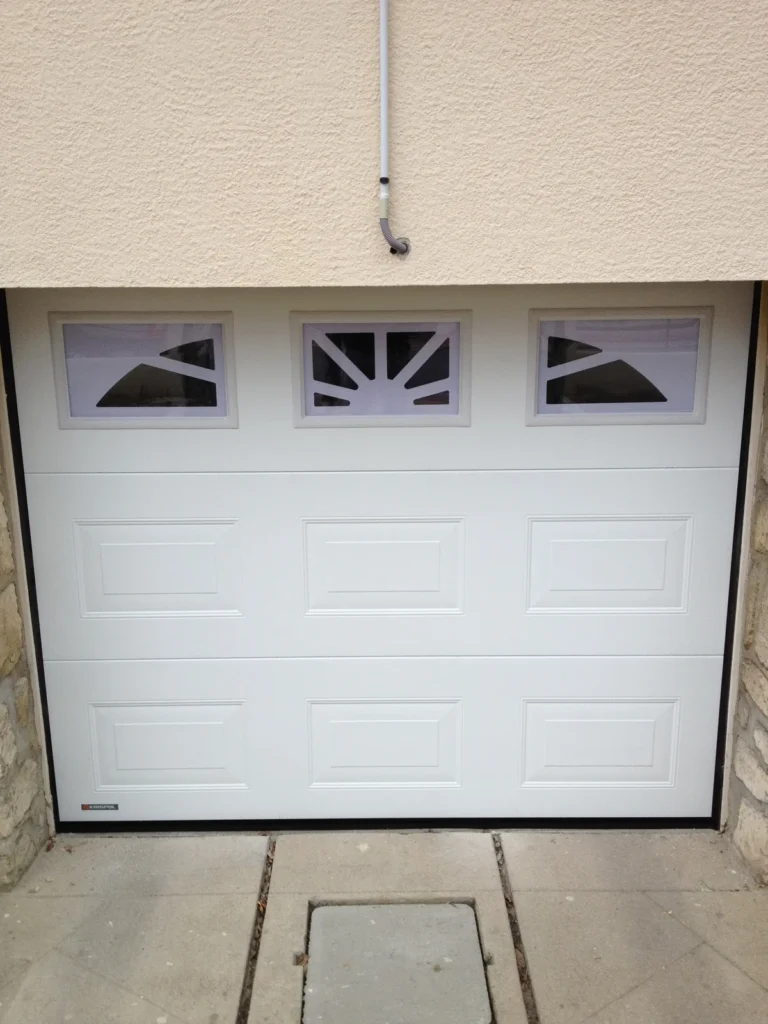 Porte de garage sectionnelle sur mesure - réalisation Yvelines (Île-de-France)