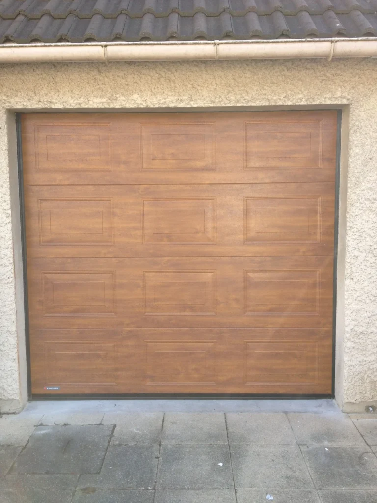 Porte de garage sectionnelle sur mesure - réalisation Chartres (Centre-Val de Loire)