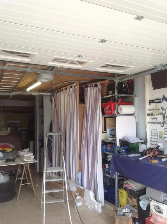Porte de garage sectionnelle sur mesure - réalisation Marseille (Provence-Alpes-Côte d’Azur)