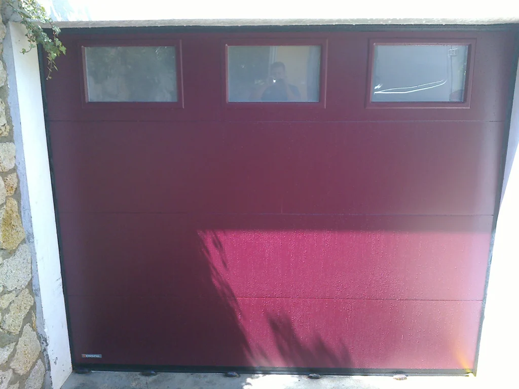 Porte de garage sectionnelle sur mesure - réalisation Rouen (Normandie)
