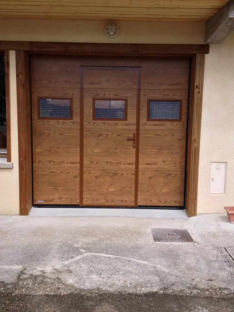 Porte de garage sectionnelle sur mesure - réalisation Reims (Grand Est)