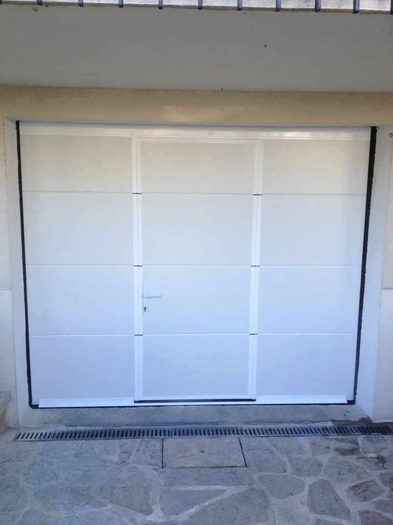 Porte de garage sectionnelle sur mesure - réalisation Nice (Provence-Alpes-Côte d’Azur)