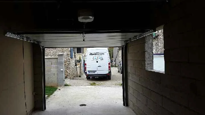 Porte de garage sectionnelle sur mesure - réalisation Metz (Grand Est)
