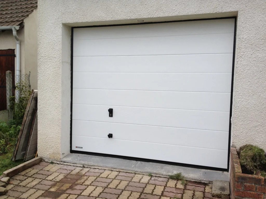 Porte de garage sectionnelle sur mesure - réalisation Paris (Île-de-France)