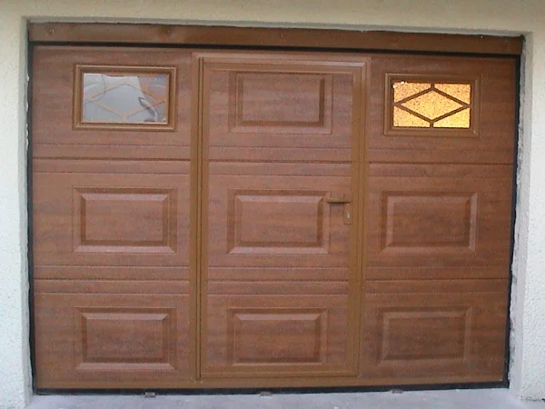 Porte de garage sectionnelle sur mesure - réalisation Lille (Hauts-de-France)