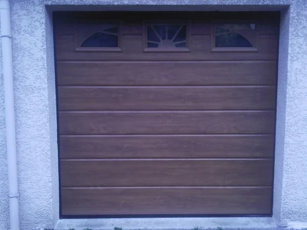 Porte de garage sectionnelle sur mesure - réalisation Bordeaux (Nouvelle-Aquitaine)