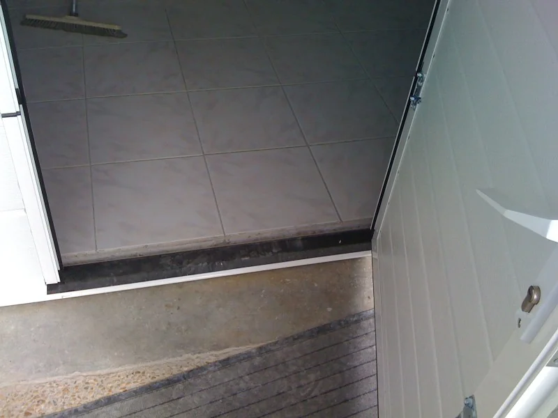 Porte de garage sectionnelle sur mesure - réalisation Le Mans (Pays de la Loire)