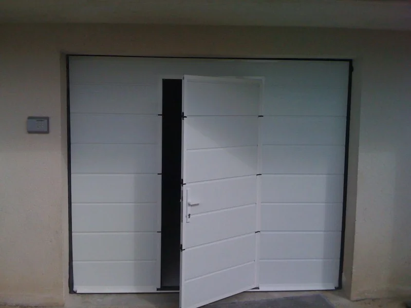 Porte de garage sectionnelle sur mesure - réalisation Le Mans (Pays de la Loire)