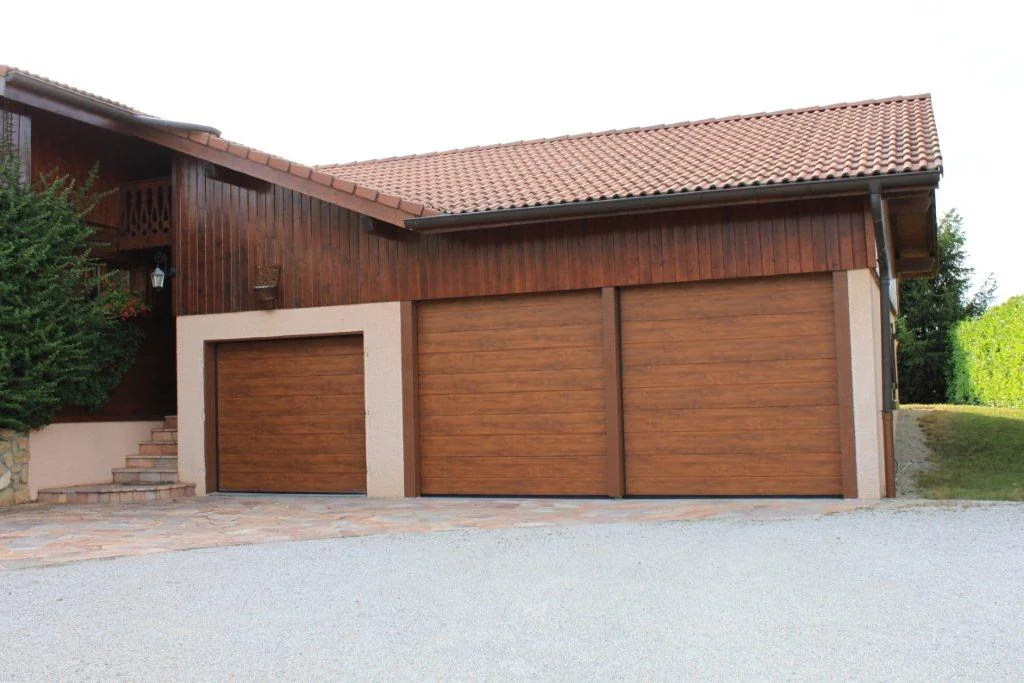 Porte de garage sectionnelle sur mesure - réalisation Seine-et-Marne (Île-de-France)