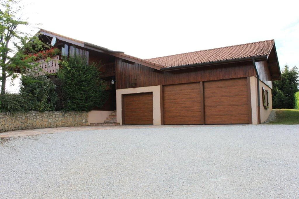 Porte de garage sectionnelle sur mesure - réalisation Le Mans (Pays de la Loire)