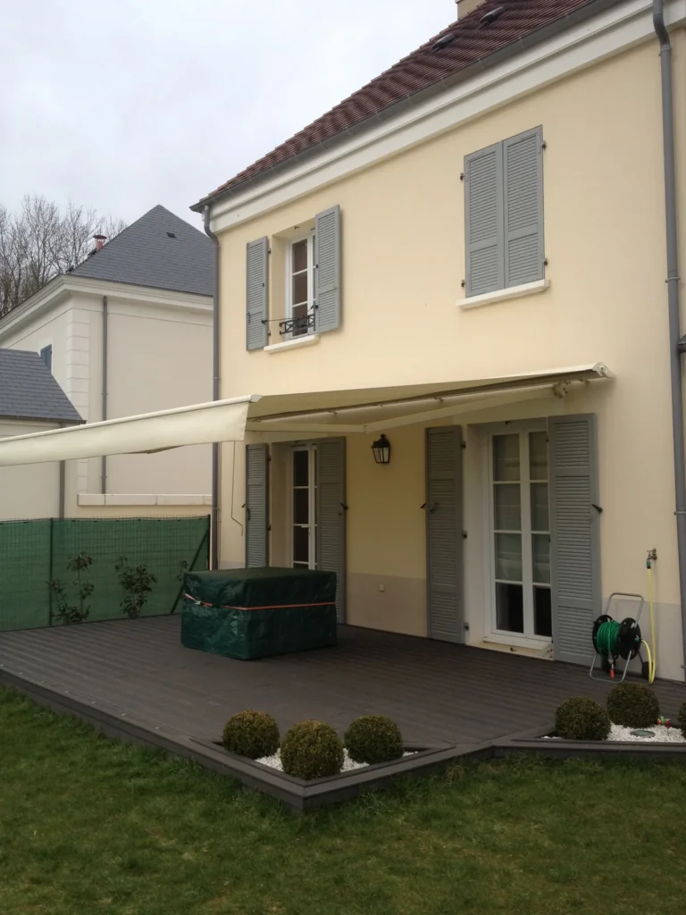 Store banne motorisé sur mesure - réalisation Hauts-de-Seine (Île-de-France)