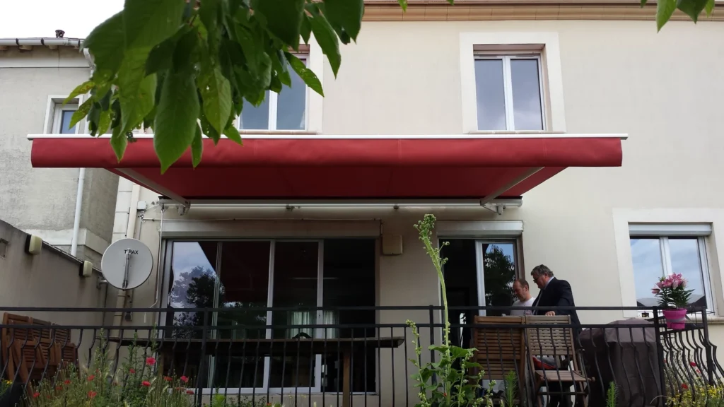 Store banne motorisé sur mesure - réalisation Metz (Grand Est)