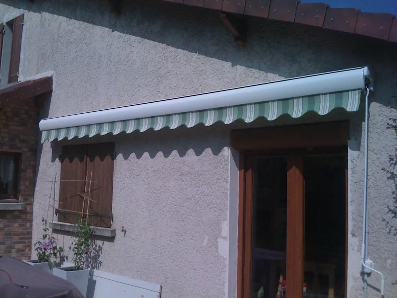 Store banne motorisé sur mesure - réalisation Nancy (Grand Est)