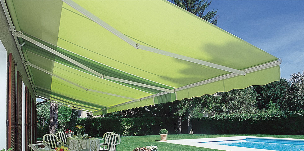 Store banne monobloc toile verte piscine jardin region parisienne