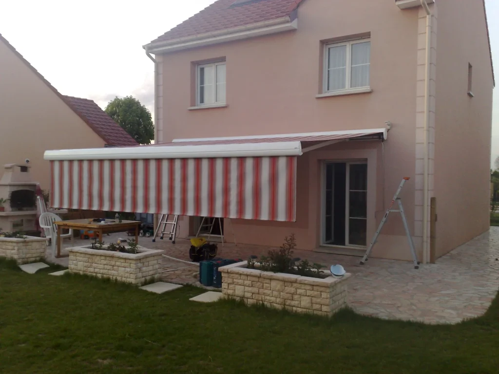 Store banne motorisé sur mesure - réalisation Aix-en-Provence (Provence-Alpes-Côte d’Azur)